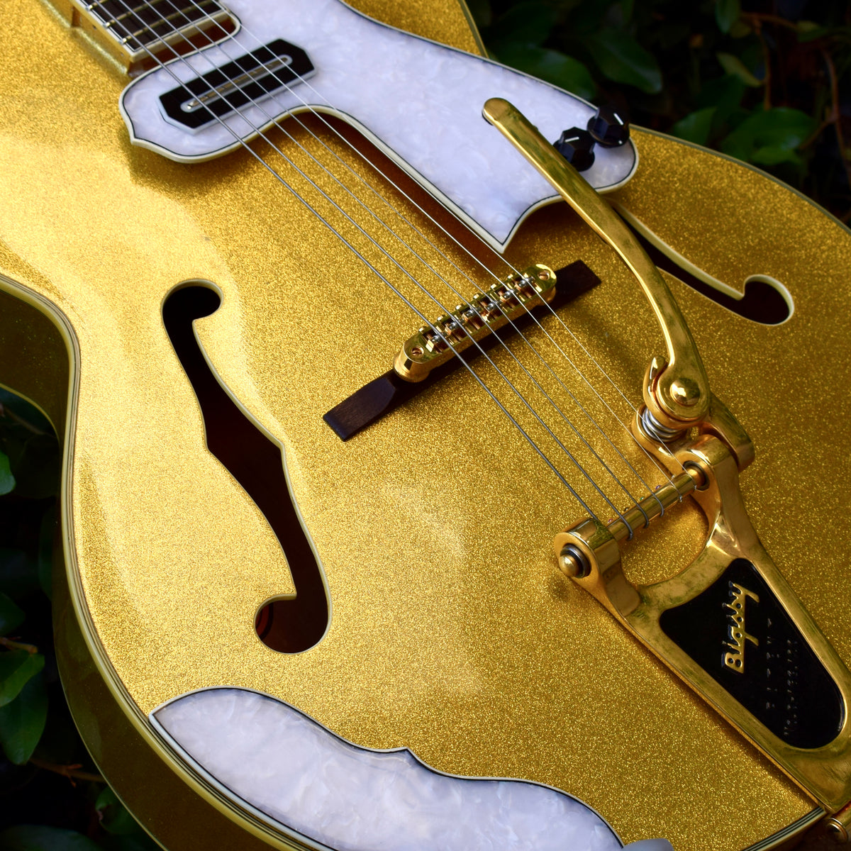 Epiphone Emperor Regent CC Bigsby – 1929 Pickguards